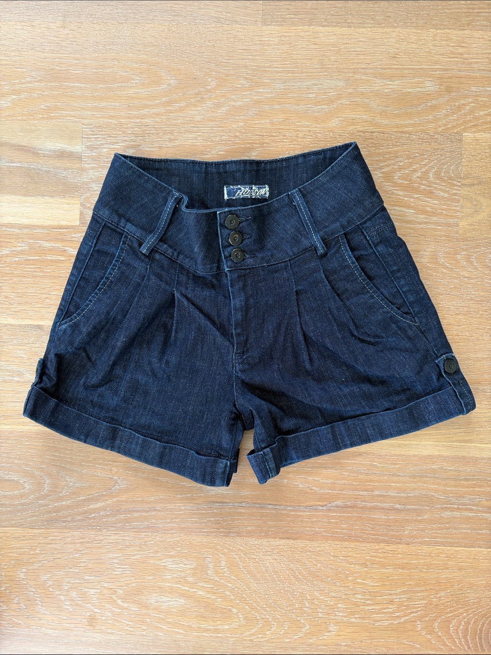 Hudson. Size 27. High-Waist Dark Denim Women's Shorts. Trouser style. Pleated